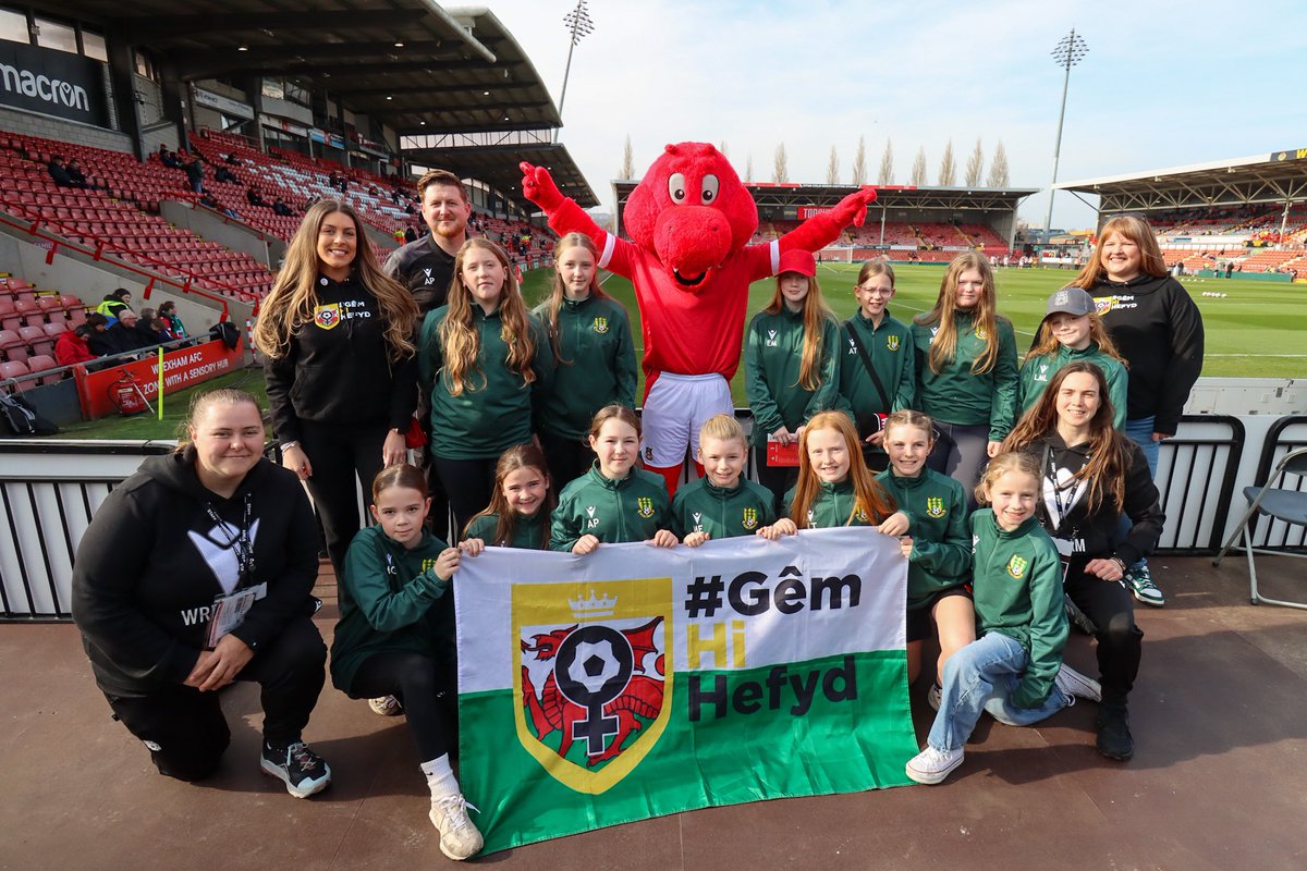 Happy International Women’s Day! 🫶

We’re delighted to welcome Coedpoeth United’s U11s for today’s game 👋

🔴⚪️ #WxmAFC | #GêmHiHefyd