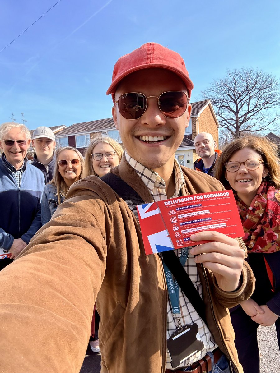 MrAbeAllen's tweet image. 🚪🚶♂️ Team Rushmoor out and about, chatting with residents on this beautiful day! ☀️💬
Always grateful for the support and engagement from our amazing community. ❤️🏡
#RushmoorLabour #CommunityFirst