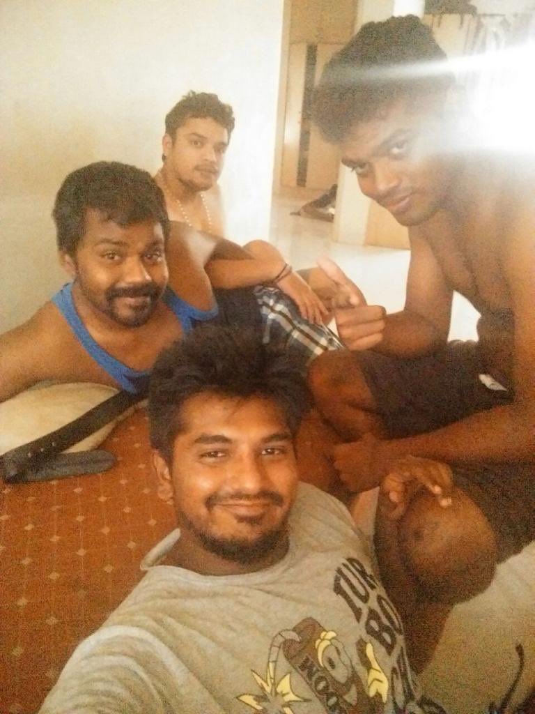 Dir_Ashwath's tweet image. Important post. 
Sometimes we fail to thank the most important people in our life because they are our friends and they won’t take it wrong !
The bachelor room life that u see in ‘Dragon’ is almost 90 percent recreated from my life ! Not just the characters but also the place !…