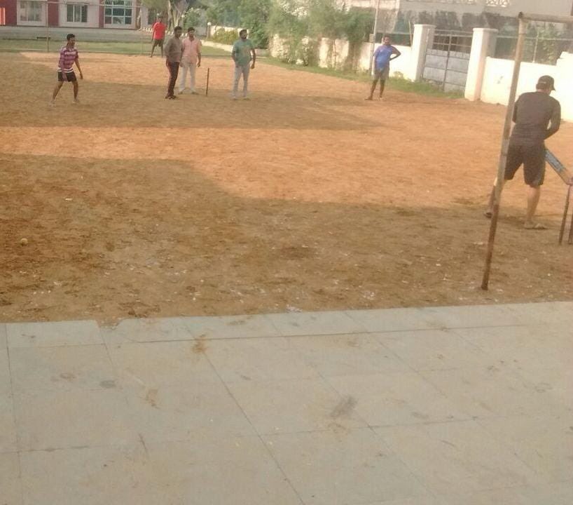 Important post. 
Sometimes we fail to thank the most important people in our life because they are our friends and they won’t take it wrong !
The bachelor room life that u see in ‘Dragon’ is almost 90 percent recreated from my life ! Not just the characters but also the place !