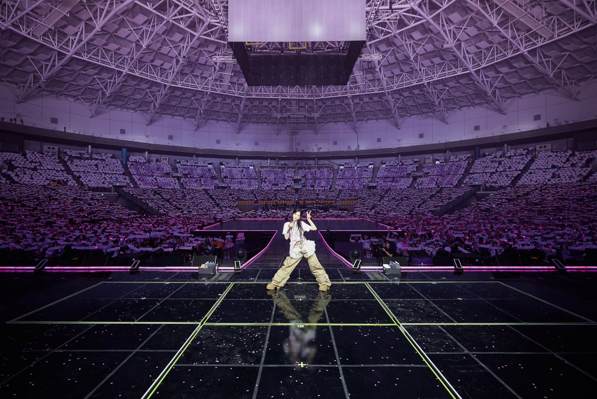 TAEYEONsmtown's tweet photo. TAEYEON CONCERT - The TENSE in #SEOUL Day 2

#TAEYEON #태연
#GirlsGeneration #소녀시대
#TheTENSE #TAEYEON_TheTENSE https://t.co/j0KndopeAU