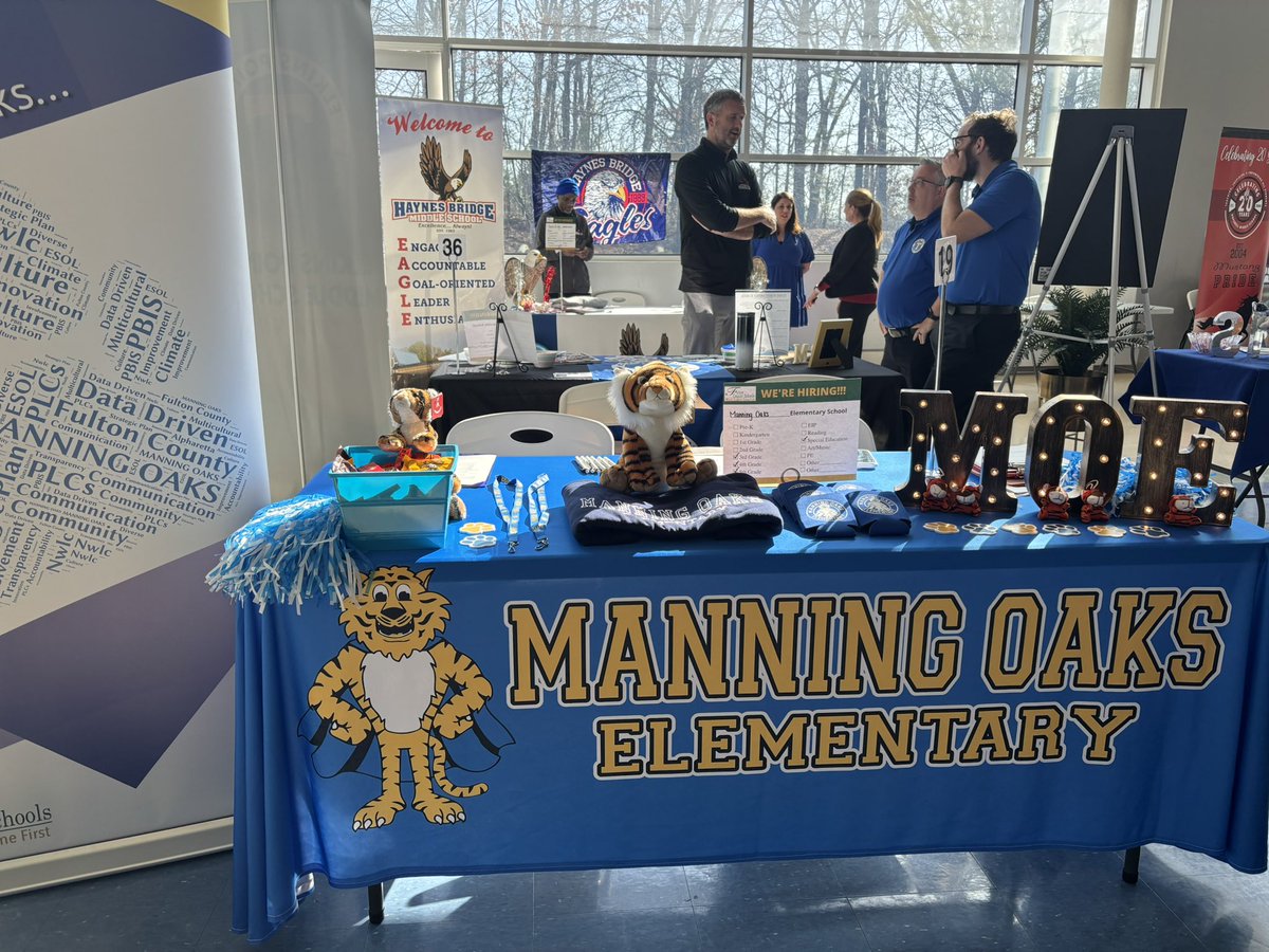 Job Fair ready! <a href="/nikkoleflowers1/">Nikkole Flowers</a> <a href="/jennychoi1130/">Jenny Choi</a> <a href="/PittmanRhodes/">Lisa Rhodes-Pittman</a>