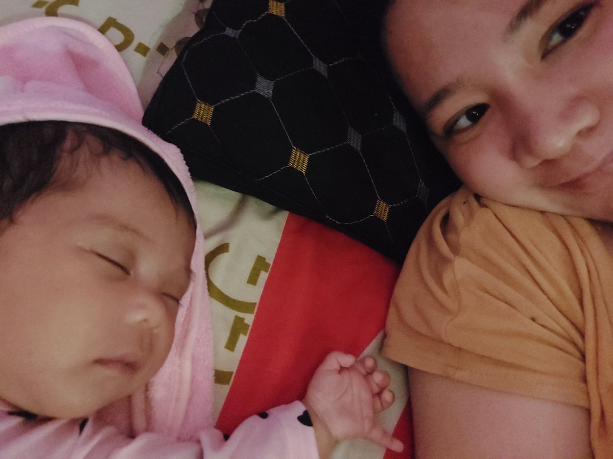 choiroseann's tweet photo. Sarap sleep nyan. Mamaya iyak na yan 😂 https://t.co/ieRFrNJgys