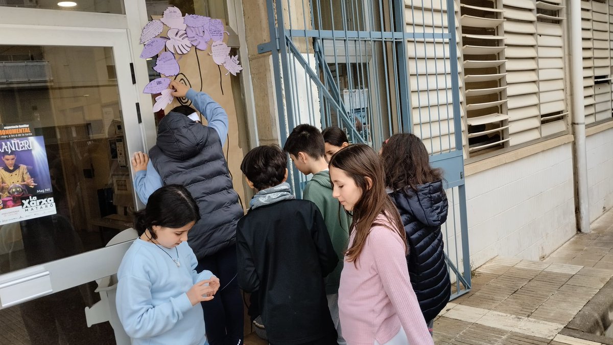 Escola Rocafonda (@escolarocafonda) on Twitter photo Quines dones ens inspiren i motiven? Amb motiu del 8 de març, hem posat en valor moltes dones que han obert camí i són referents per a l'alumnat de tota l'escola.
<a href="/aliancesmagnet/">Aliances Magnet</a> <a href="/EducacioMataro/">Educació Mataró</a> <a href="/educaciocat/">Educació</a> Quines dones ens inspiren i motiven? Amb motiu del 8 de març, hem posat en valor moltes dones que han obert camí i són referents per a l'alumnat de tota l'escola.
<a href="/aliancesmagnet/">Aliances Magnet</a> <a href="/EducacioMataro/">Educació Mataró</a> <a href="/educaciocat/">Educació</a>