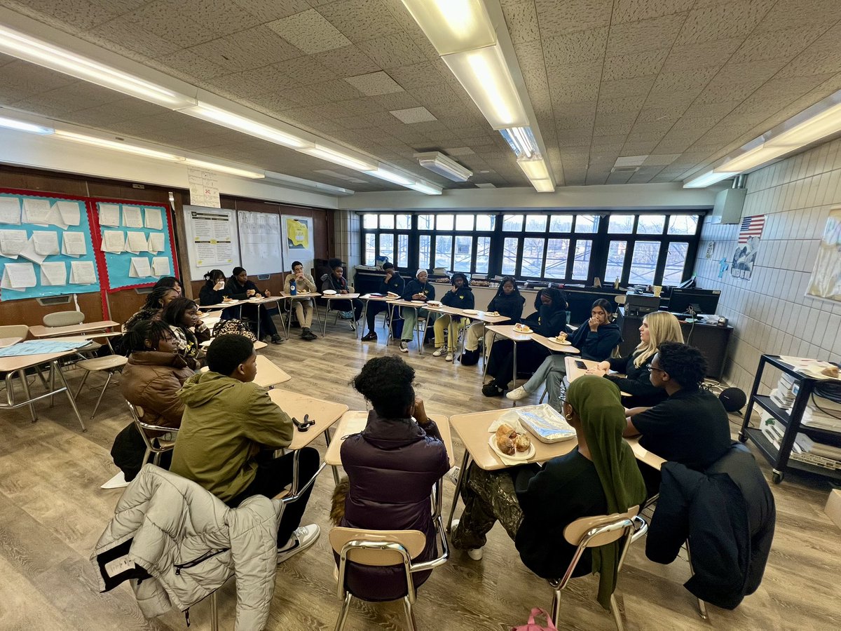 Principal Sharoyan (@justinesharoyan) on Twitter photo Every week, I sit down w students for “Sandwiches with Sharoyan”-1 week for Student Council, 1 for Principal’s Advisory, and 2 for randomly selected students. In high school, no one ever checked in on me. I never want my students to feel that way. Listening matters <a href="/bronx_health/">BronxHealthSciences</a> Every week, I sit down w students for “Sandwiches with Sharoyan”-1 week for Student Council, 1 for Principal’s Advisory, and 2 for randomly selected students. In high school, no one ever checked in on me. I never want my students to feel that way. Listening matters <a href="/bronx_health/">BronxHealthSciences</a>