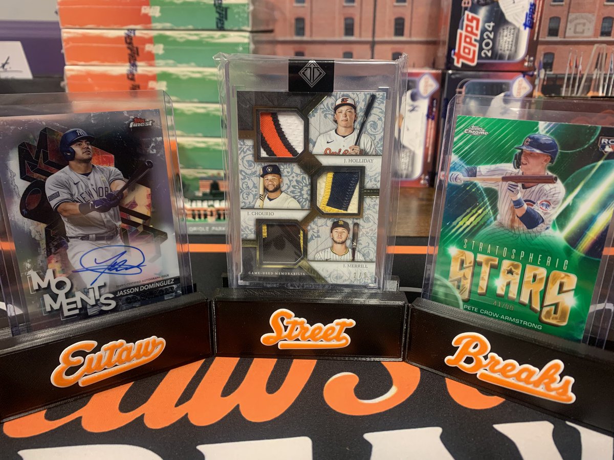 EutawStBreaks's tweet photo. What a night last night!! @RUN_DMG walked away with the Triple Jackson /5! That wasn’t all though, the Mystery Packs also yielded a JDom on-card and a PCA /99! 🔥🔥🔥 Congrats buddy! #whodoyoucollect https://t.co/d2YwFI1Qba