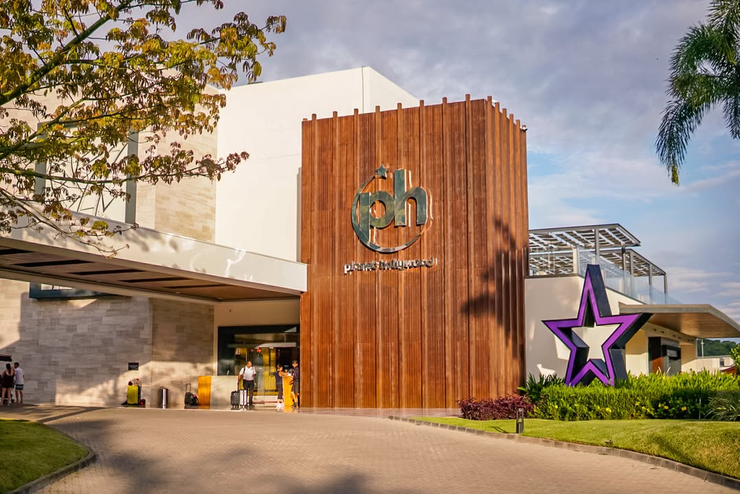 Cue the spotlight—welcome to Planet Hollywood Costa Rica! ✨

Where luxury meets adventure, and every moment feels like a scene from your dream vacation. From sun-soaked beaches to star-worthy experiences, get ready to Vacation Like a Star™. 🌴🎬
