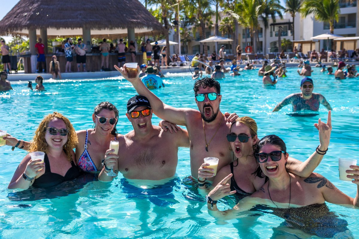 toolinthesand's tweet image. Did you LÆRN TO SWIM?! 🤘 🌊