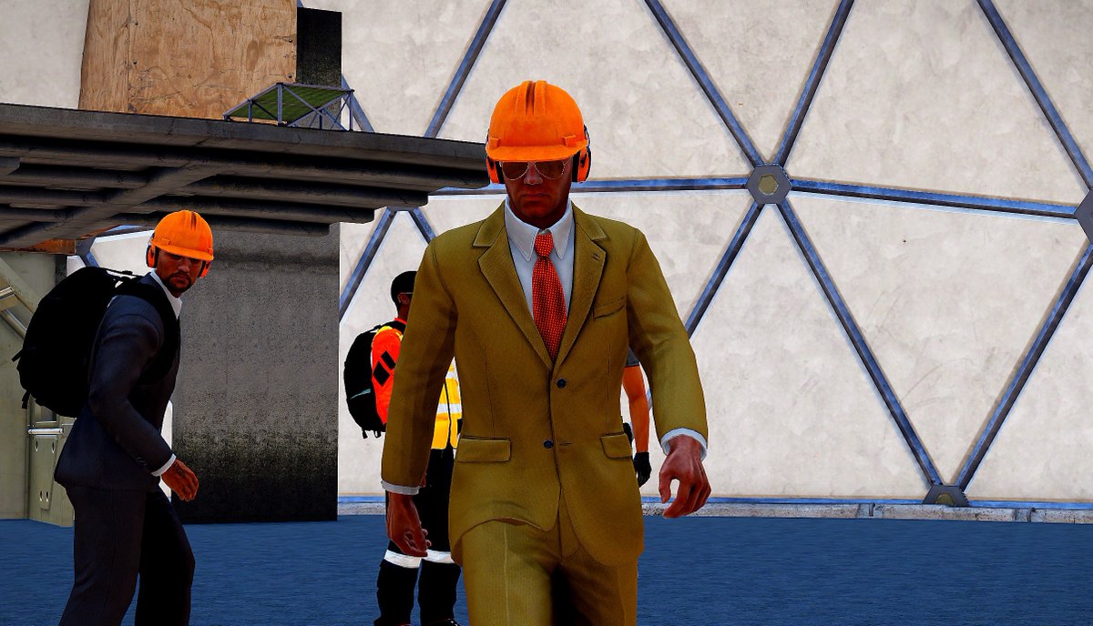 🚧 Avant hier, le maire et ses équipes, accompagnés d'agents du BTP et de la sécurité, ont évalué les travaux à prévoir au casino de Lakeside pour sa rénovation. 

Objectif : préparer les futurs événements comme le Forum des entreprises &amp; métiers du vendredi 14 mars ! 💼🎭