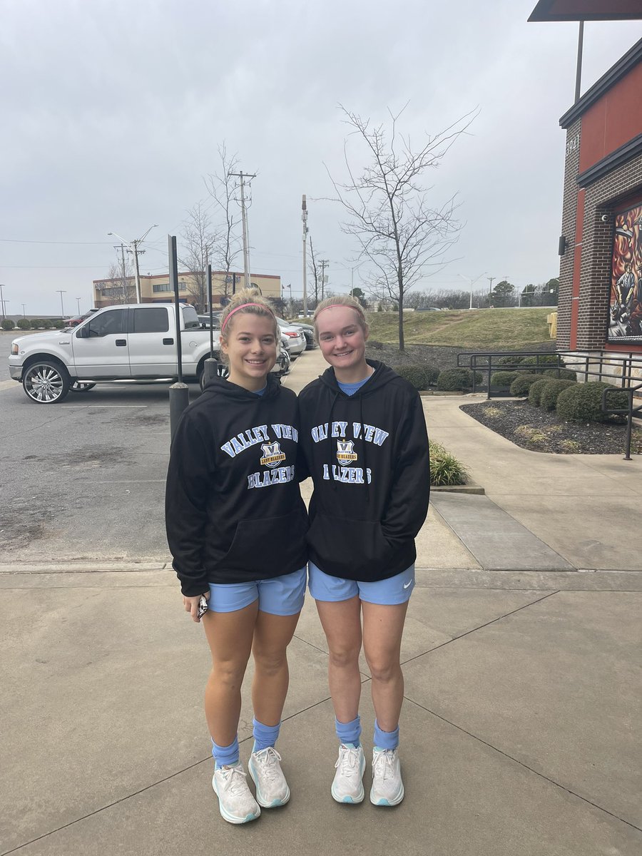 Lady Blazer Hoops tweet media