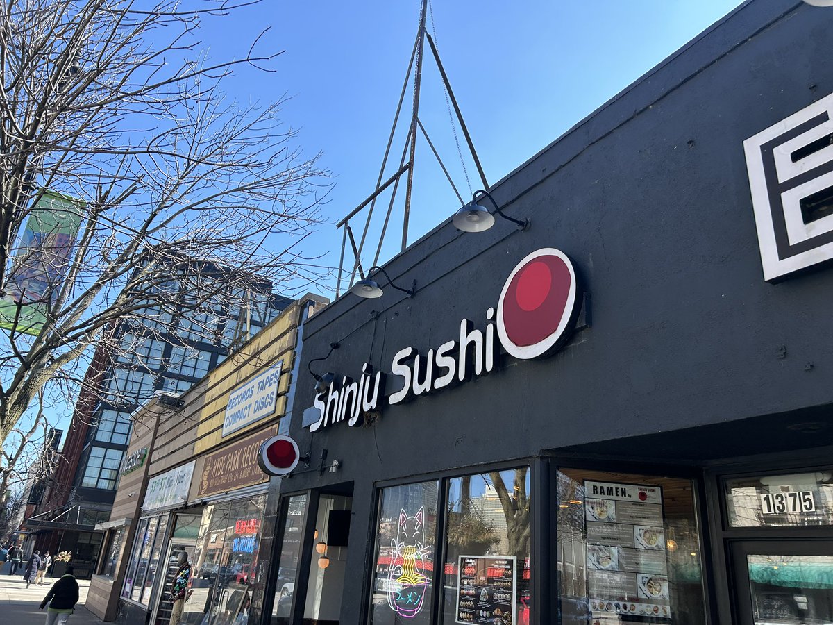 53rdStreetEatz's tweet photo. Stop 13: Shinju Sushi

A thread 🍣🍱 https://t.co/uytfkQPELj