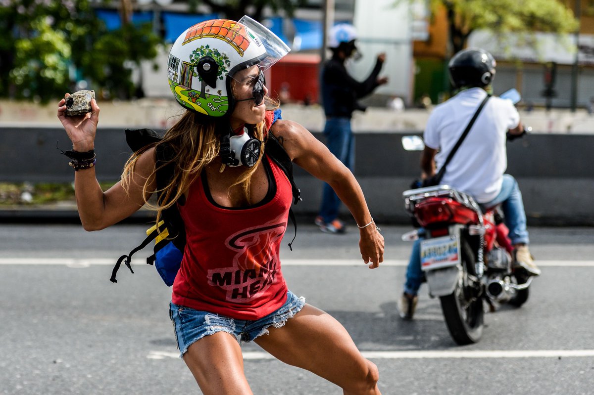 Felicitaciones a todas las mujeres Venezolanas en su día! Ustedes son unas guerreras! 👏👏👏💪💪🇻🇪