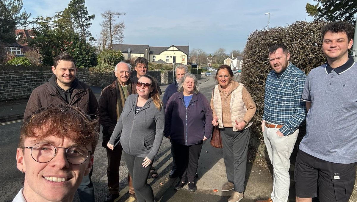 Great to be out today with Jake Harry our <a href="/WelshConserv/">Welsh Conservatives 🏴󠁧󠁢󠁷󠁬󠁳󠁿</a> candidate in the upcoming Penllergaer by-election along with <a href="/TomGiffard/">Tom Giffard MS</a> MS and the Swansea Conservative team 🗳
