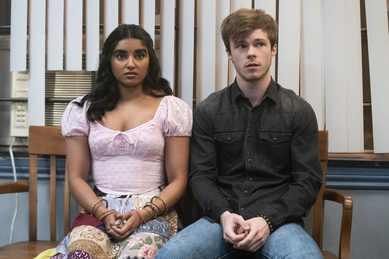 Have you noticed how hard these Western series try to do the White guy - Indian woman pairing?

They will pick the darkest South Indian Brahmin girl they can find, then dress them up in awful coloring that makes them stick out even more.

These shows are basically wignat fanfics.