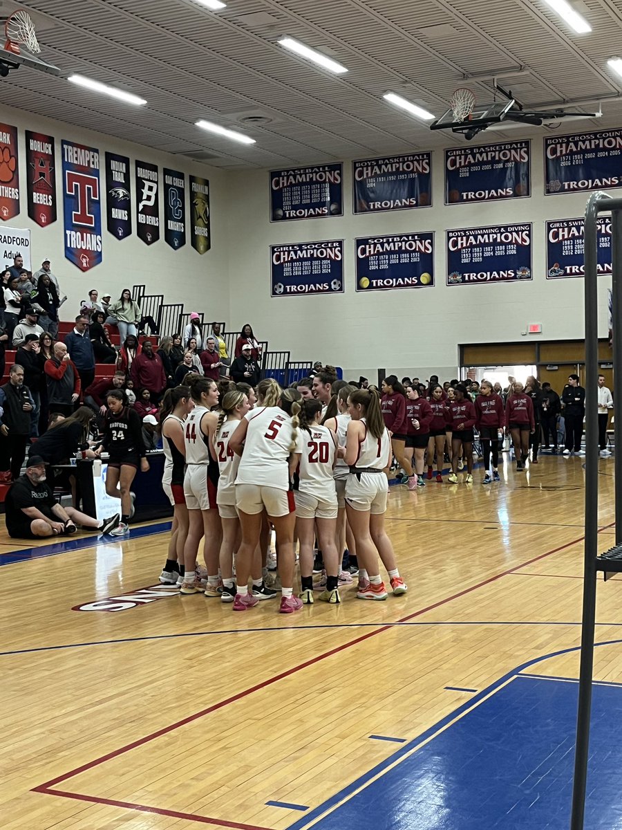 The <a href="/MuskegoGBB/">Muskego Girls Basketball</a> Sectional Champions this afternoon at Kenosha Tremper. #wisgb #wiaagb