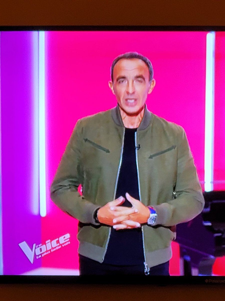 SumPer7_'s tweet photo. Depuis quand tu t'habilles comme ça Nikos ????? Moi je t'aimais en costume cravate !!!! Je voulais revenir sur the vouce après 4 ans d'abstinence et bien je vais devoir poursuivre cette abstinence.........
#TheVoice https://t.co/cnO1XuvSqa