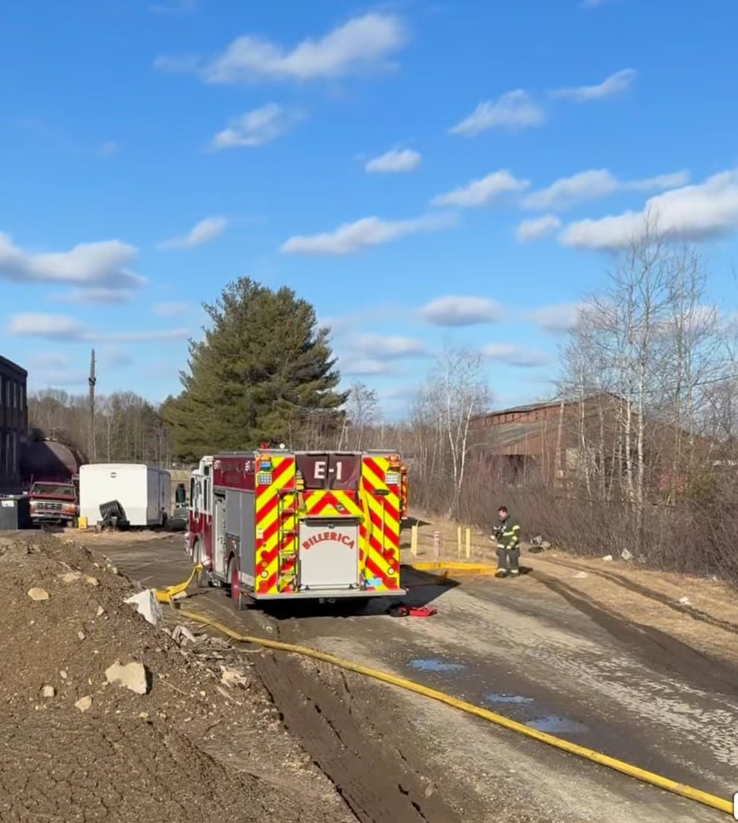 MaFireEMS's tweet image. 4th alarm of fire Billerica Ma, orders of Car 10