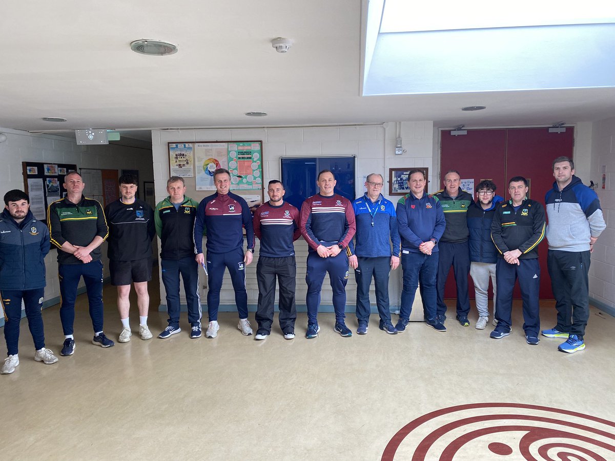 Well done to all coaches who completed our Award 1 course in Strokestown today, 

We’ve had such an enjoyable few weeks on this journey with the group and we’ve learned so much.

We haven’t seen the last of these lads I suspect 😉 

We are here to help…

💛💙💛💙#rosgaa