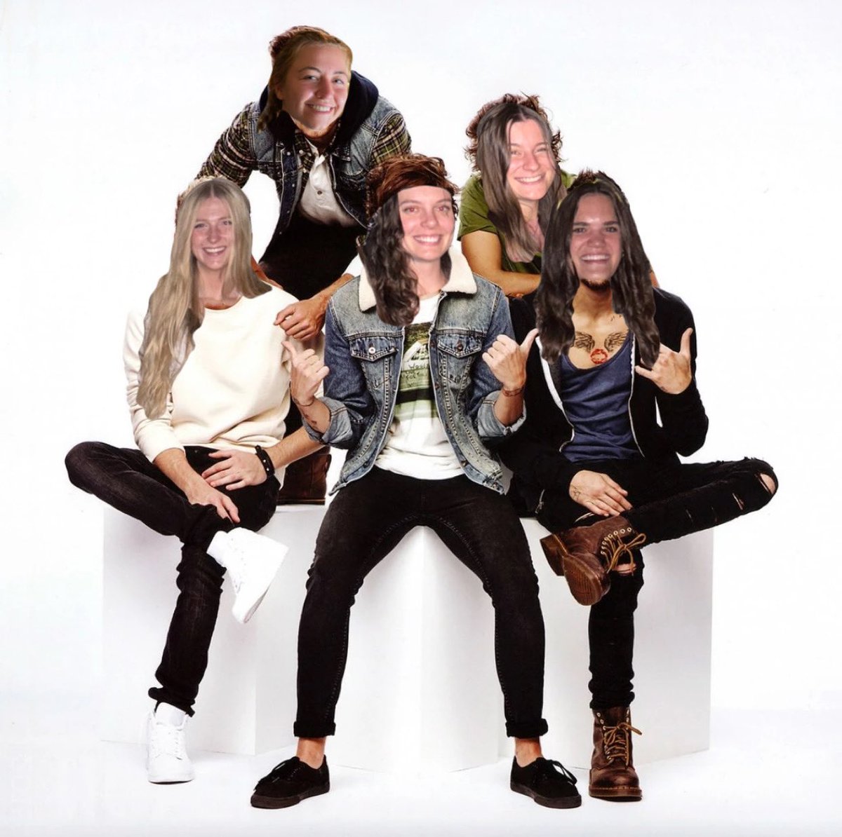 fulton_kaitlyn's tweet photo. being the Harry Styles of my friend group is my biggest achievement https://t.co/vnZDnGxOl3