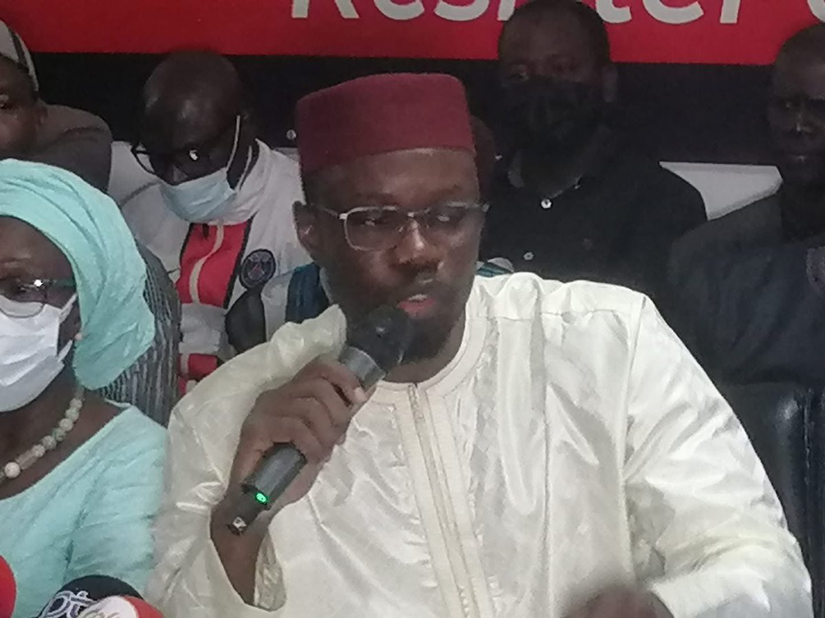 Badara_Mbaye_'s tweet image. 🔴#FreeSenegal:  &quot;Que personne n&apos;aille au Palais pour déloger Macky Sall. Ce n&apos;est pas bon pour la démocratie.&quot; Ousmane Sonko. (Déclaration du 8 mars 2021) *#MID🇸🇳*