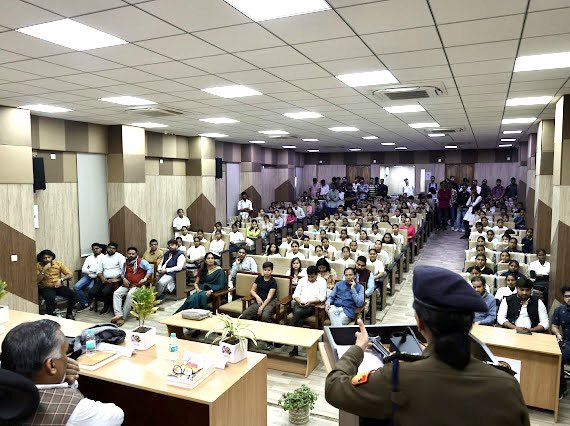 A memorable celebration of International Women’s Day at Rajdhani College (DU). 

Our special talk on “Leadership &amp; Legacy of Lokmata Ahilyabai Holkar: A Model of Women Empowerment”, organized by Rashtriya Kala Manch in collaboration with NCWEB, Rajdhani College was a huge