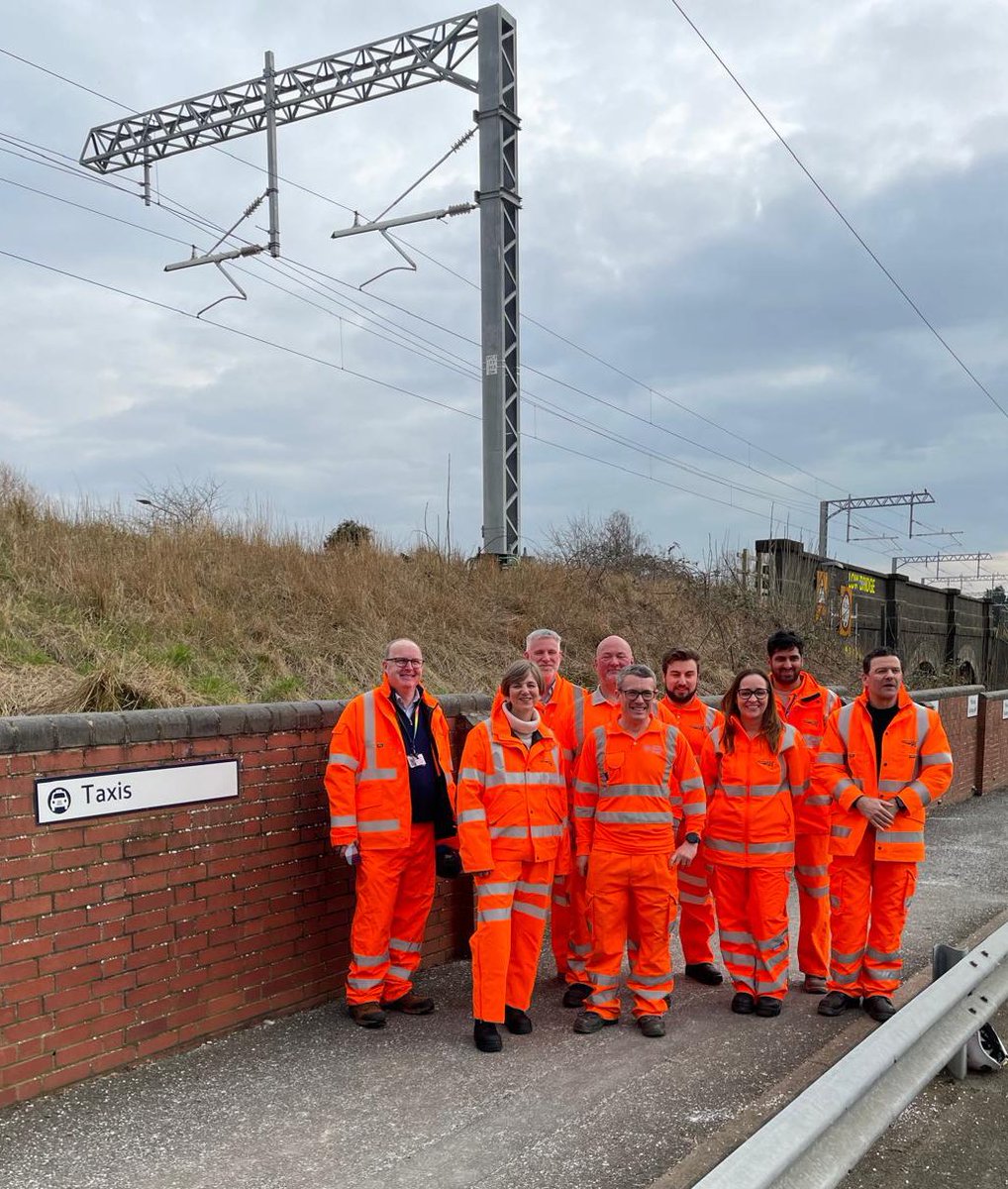 Great to catch up with <a href="/networkrail/">Network Rail</a> &amp; <a href="/splpowerlinesuk/">SPL Powerlines UK</a> to find out how they’ve been electrifying the Midland Main Line. Looking forward to new bi-mode trains this yr. (Yes, should have been electric trains on fully electrified lines but Tories repeatedly broke their promises).
