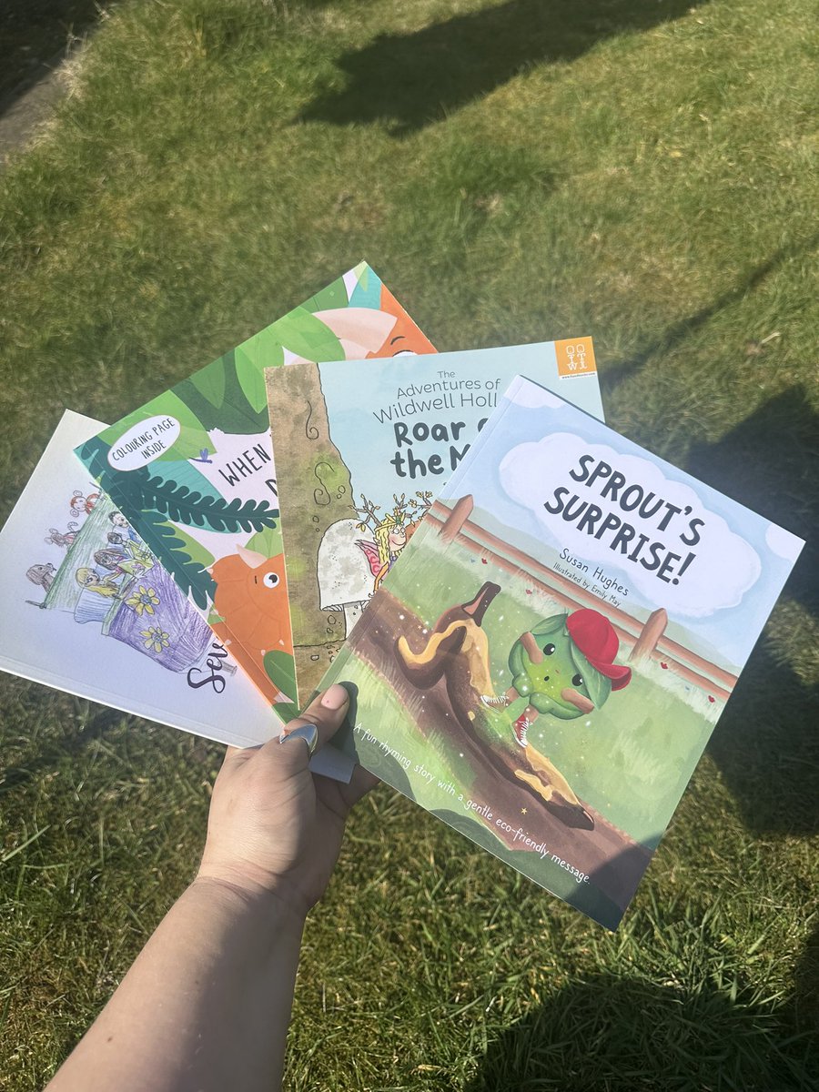 MissC_P's tweet image. A lovely morning at @DerbyBookFest 📚💙 I’ve come away with lots of books and prints I can’t wait to show my class! Lovely to speak to so many authors and illustrators too📝 @DilksKerry @Bumblegreen @PippaCurnick @Jtheodosiauthor @MediaClare @SproutsSurprise