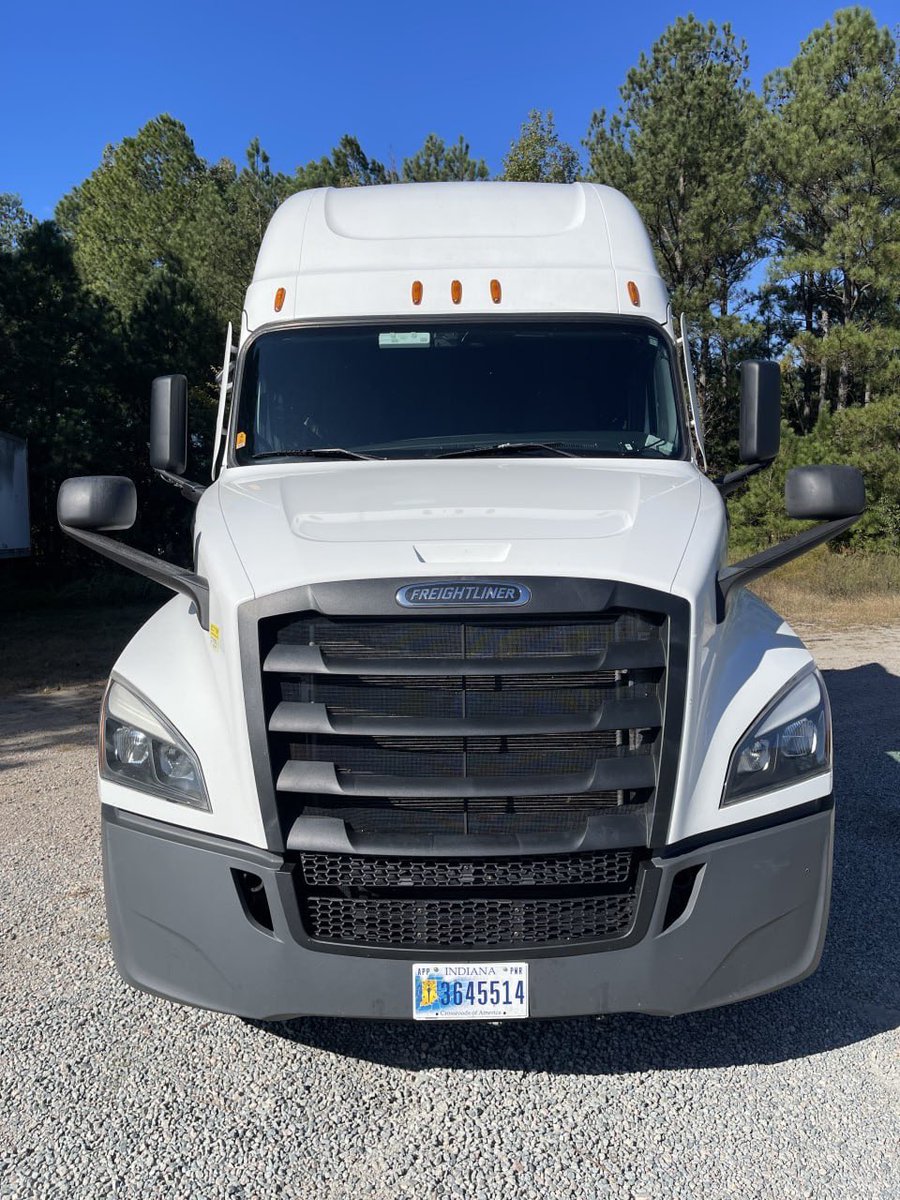 Sophiander1's tweet photo. TRUCK FOR SALE OR LEASE TO OWN PURCHASE❗️
PRICE : 💲68,250
(Get the Truck by paying $15,000 downpayment. The rest of amount will be divided into 12 months. Each months pay $6127.65 (weekly $1429.78)
Truck : GL9744
Mileage : 578.600 mi
Cab Style : Sleeper Cab
Model year : 2022 https://t.co/p5yNLNdfwJ