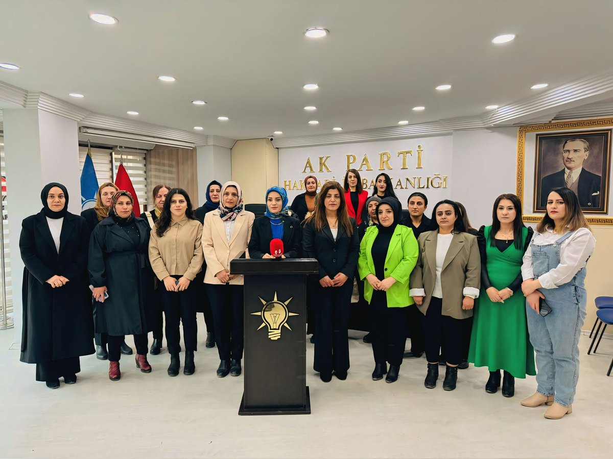 AK Kadın Hakkari (@akkadin_hakkari) on Twitter photo AK Parti İl Kadın Kolları Başkanımız <a href="/GunesHyv/">Güneş Hayva</a> ve Yönetimi olarak 8 Mart Dünya Kadınlar Günü dolayısıyla basın açıklaması yaptı.
Bugün, emek veren, alın teli döken, üreten tüm kadınların günü 8 Mart Dünya kadınlar Günü’nü en içten dileklerimle kutluyoruz .
<a href="/Bayazitsevde/">Sevde Bayazıt Kaçar 🇹🇷</a> AK Parti İl Kadın Kolları Başkanımız <a href="/GunesHyv/">Güneş Hayva</a> ve Yönetimi olarak 8 Mart Dünya Kadınlar Günü dolayısıyla basın açıklaması yaptı.
Bugün, emek veren, alın teli döken, üreten tüm kadınların günü 8 Mart Dünya kadınlar Günü’nü en içten dileklerimle kutluyoruz .
<a href="/Bayazitsevde/">Sevde Bayazıt Kaçar 🇹🇷</a>