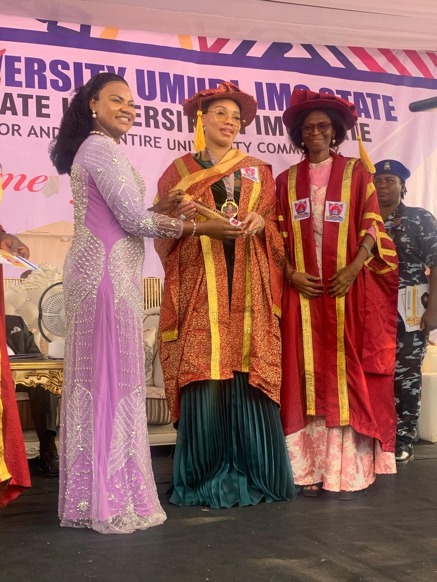 imostatemedia's tweet photo. Happening Now

Her Excellency, Barr. Mrs. @Chioma_Uzodimma, First Lady Imo state, has just been conferred with an honorary doctorate degree by the chancellor @Unihez

#DrChiomaUzodimma
#HopeNewAndElectronicMediaCenter https://t.co/DdlYGZcRhx