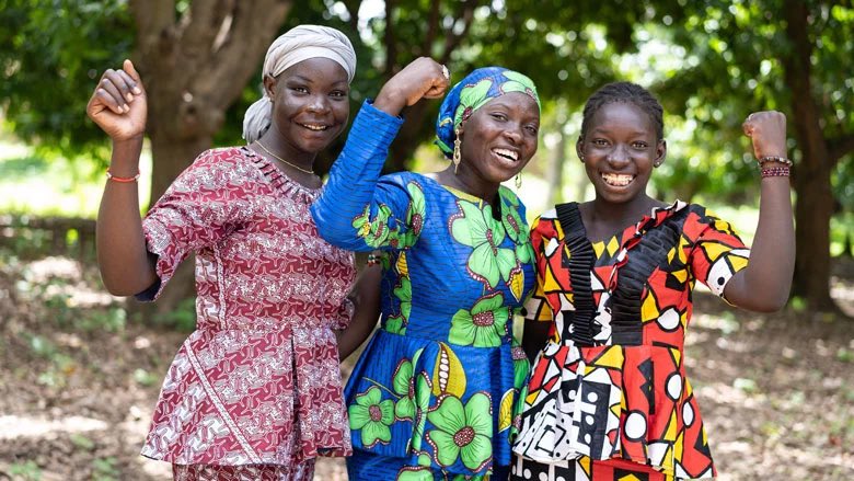 DevelopmentSol7's tweet image. Happy #InternationalWomensDay together let’s accelerate action by focusing on these key areas—empowerment of local voices, building support networks, promoting education, addressing economic inequalities, advocating for policy changes. #IWD25 #communitydevelopment