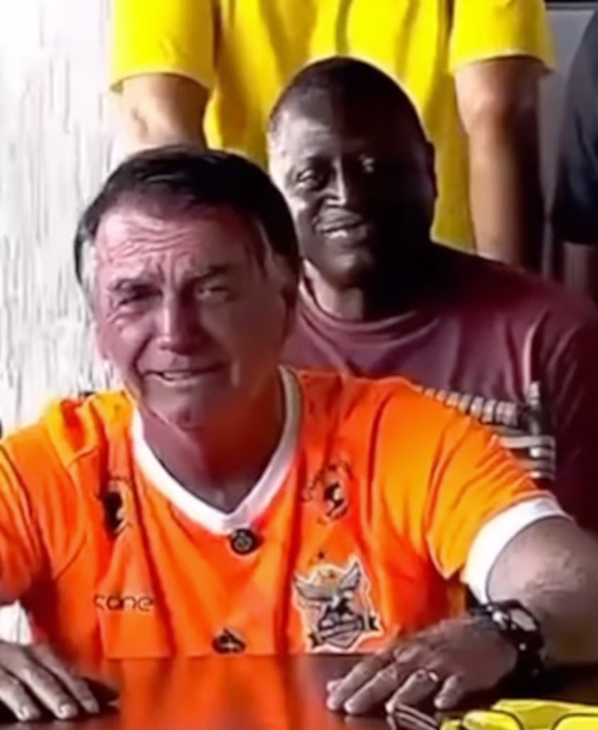 Em novo vídeo, Jair Bolsonaro afirma que mulheres petistas são “feias” e “incomiveis”.
