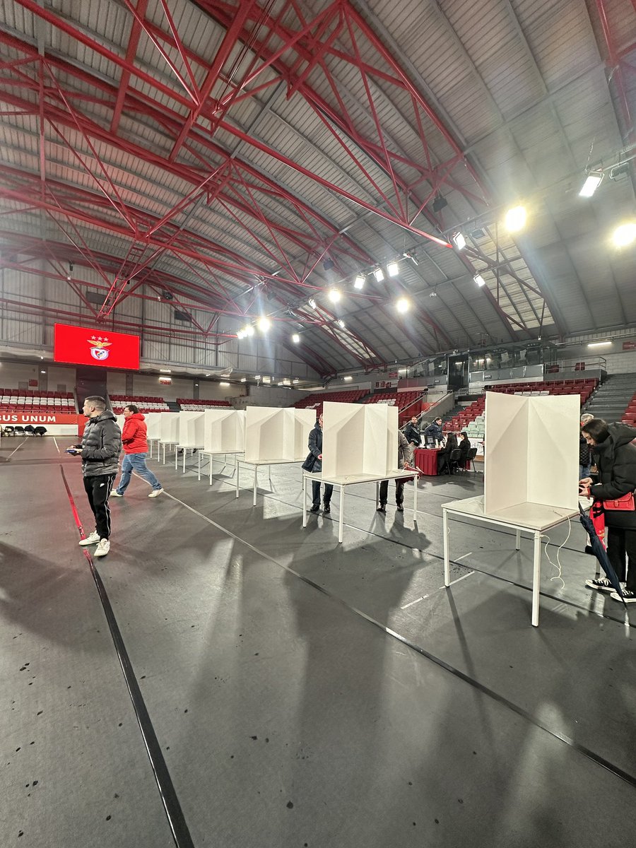 timoteocalves's tweet photo. Sem filas. Processo muito rapido! #Benfica #EstatutosBenfica https://t.co/UV9Qcl4iHe