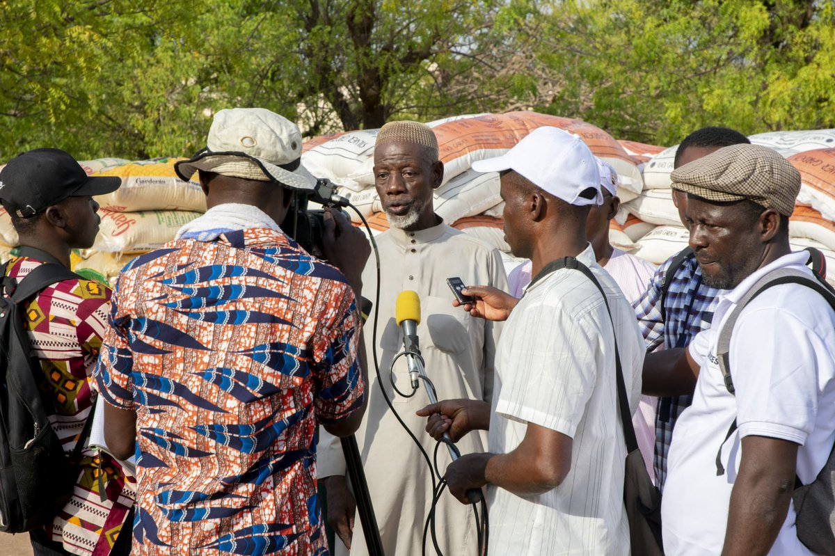 Ramadan 2025: Le Chef de l'Etat offre des vivres aux musulmans de la région des Savanes

Lire l'article : ⤵️affohatchadedji.tg/ramadan-2025-l…