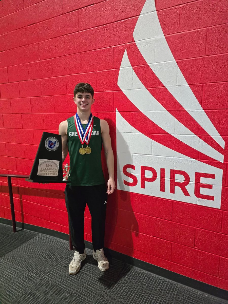 Indoor State Champ in the 60mH(8.15)🥇 &amp; High Jump(6’6)🥇. Also runner up in long jump(21’6.75)🥈 and 4th in the 400m. 
Single Handedly won the boys team runner up scoring 33 points.🙌