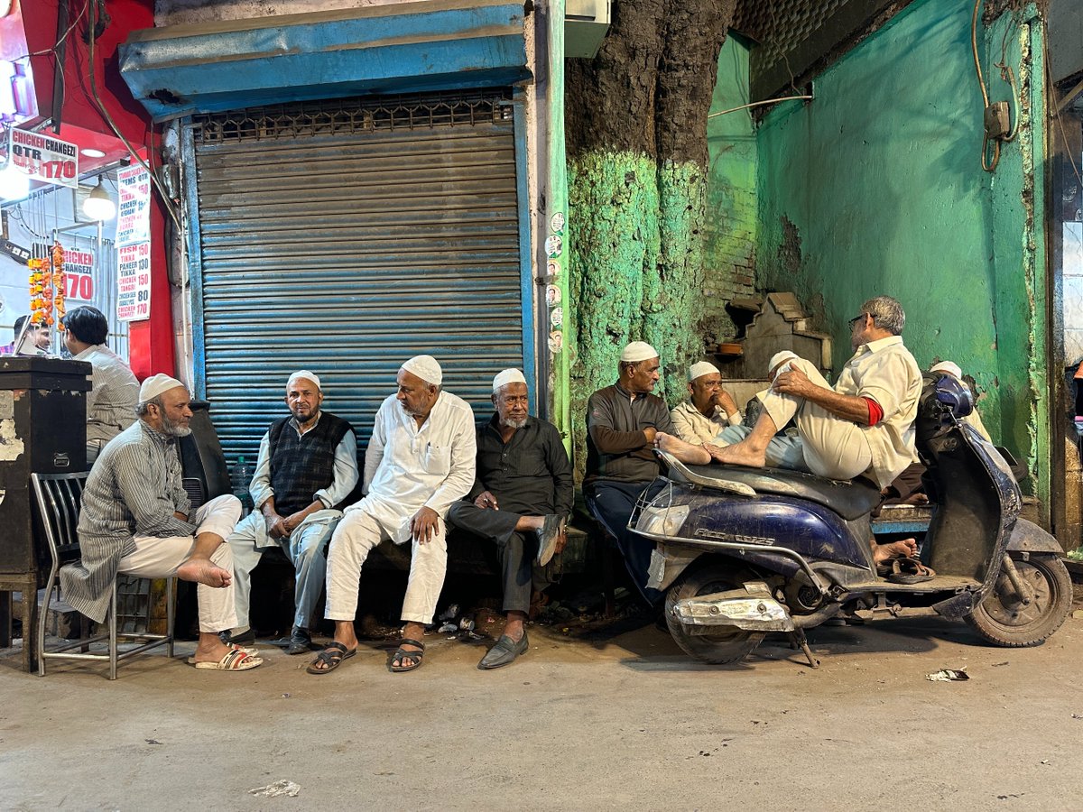 marifnazar's tweet photo. #ramzaan2025 #OldDelhi #nomobile https://t.co/8PenIsAqHq