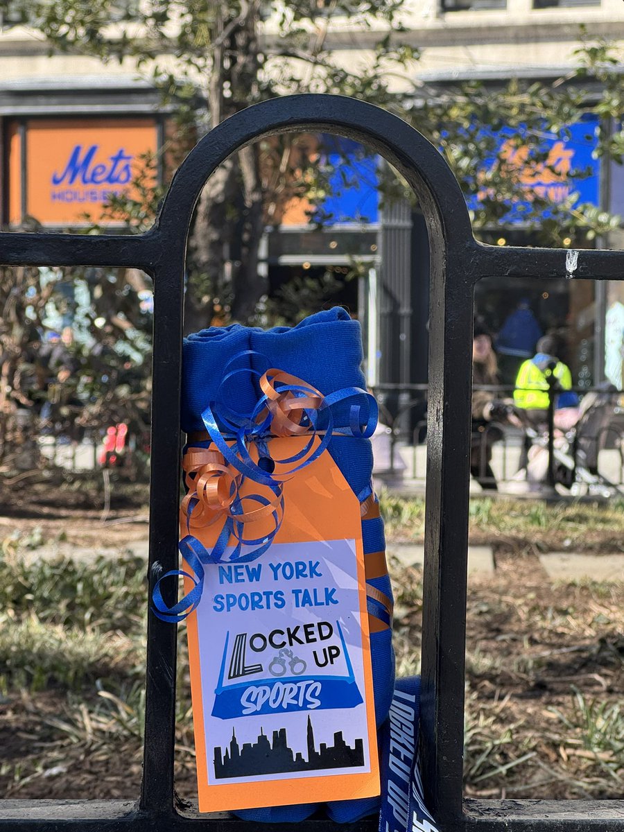 LockedUpSports's tweet image. Locked Up Loot 🚨
We’re hiding Mets gear tickets, and memorabilia in random locations and the first person to find it keeps it!! 
Recognize this place? Be the first to find it and it’s yours Dont forget to post a picture of you with the loot
#LockedUpSports #LUL #LGM #freestuff