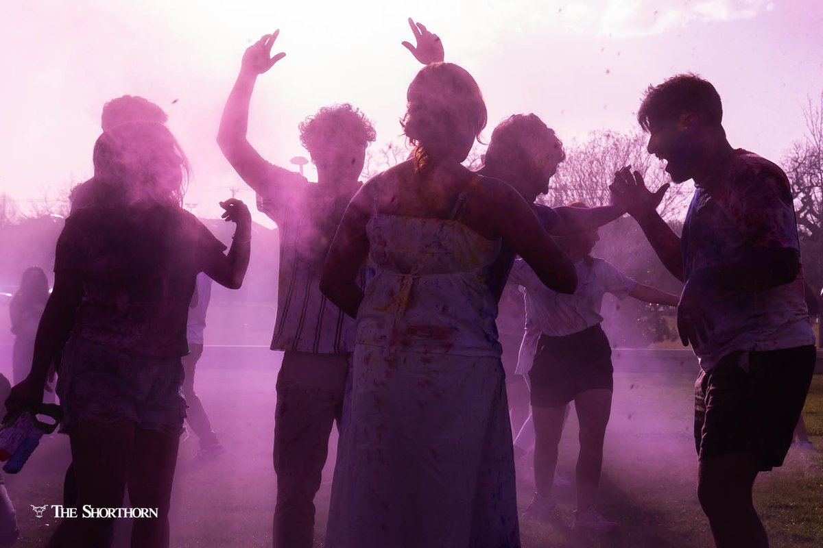 A parade of vibrant colors powdered The Green at College Park in celebration of Holi. The Nepalese Students’ Association brought the colorful display to UTA on Friday.
(📸: <a href="/trinhvchristine/">côm trinh</a>, <a href="/RonaldoBolanos_/">Ronaldo Bolaños</a>, Mary Abby Goss and Joel Solis)
theshorthorn.com/gallery/photos…
