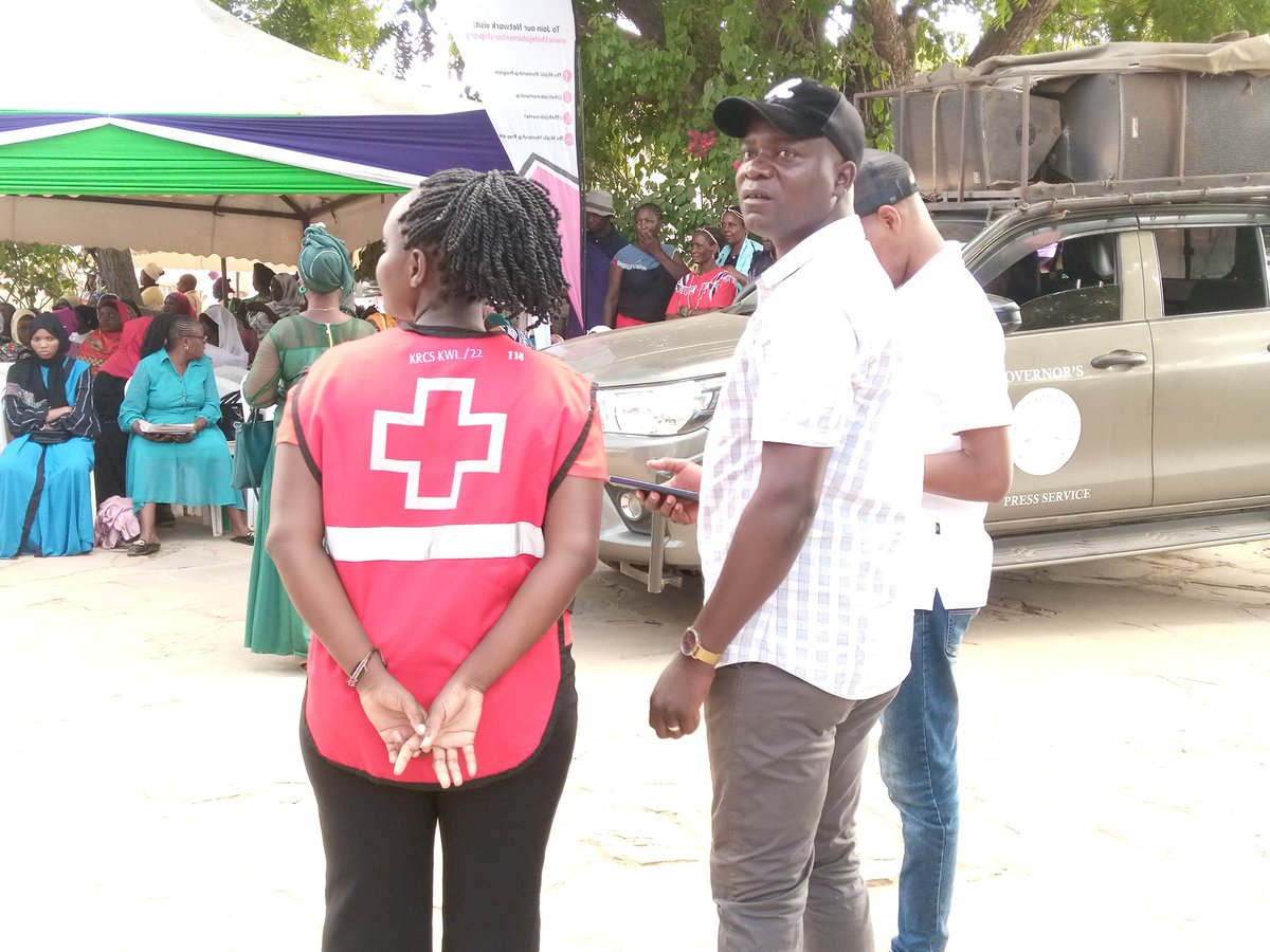 RedcrossKwale's tweet photo. Shirika la msalaba mwekundu tawi la kaunti ya Kwale limejiunga na wakenya wengine kusherehekea siku ya kina mama ulimwenguni "International Women's day" iliyoandaliwa mjini Kinango.

Maafisa wa msalaba mwekundu wamekuwa mstari wa mbele kukaribisha wageni tofautitofauti (ushering) https://t.co/vUg5uV98ru