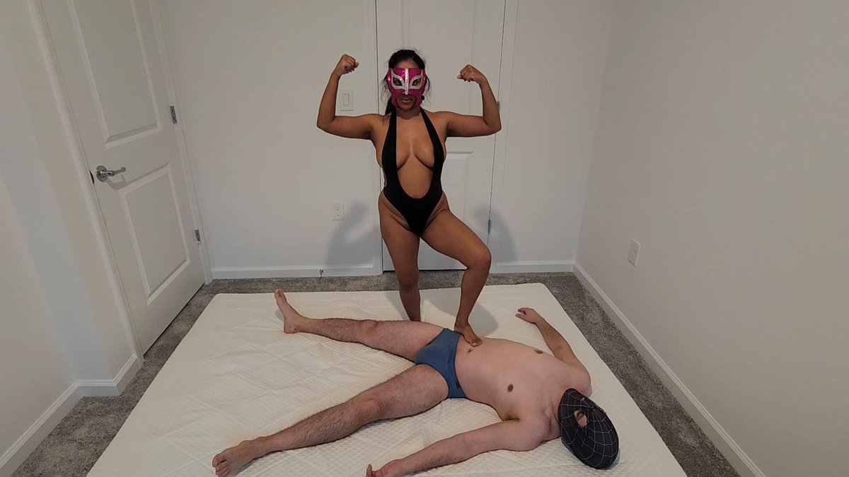 NandSWrestling's tweet photo. Knocked out Spider - from our latest wrestling video: https://t.co/soJXhqtrZT

#wrestling 
#submissionwrestling 
#mixedwrestling
#fantasywrestling
#femdomwrestling https://t.co/7U3Zr6h0KA