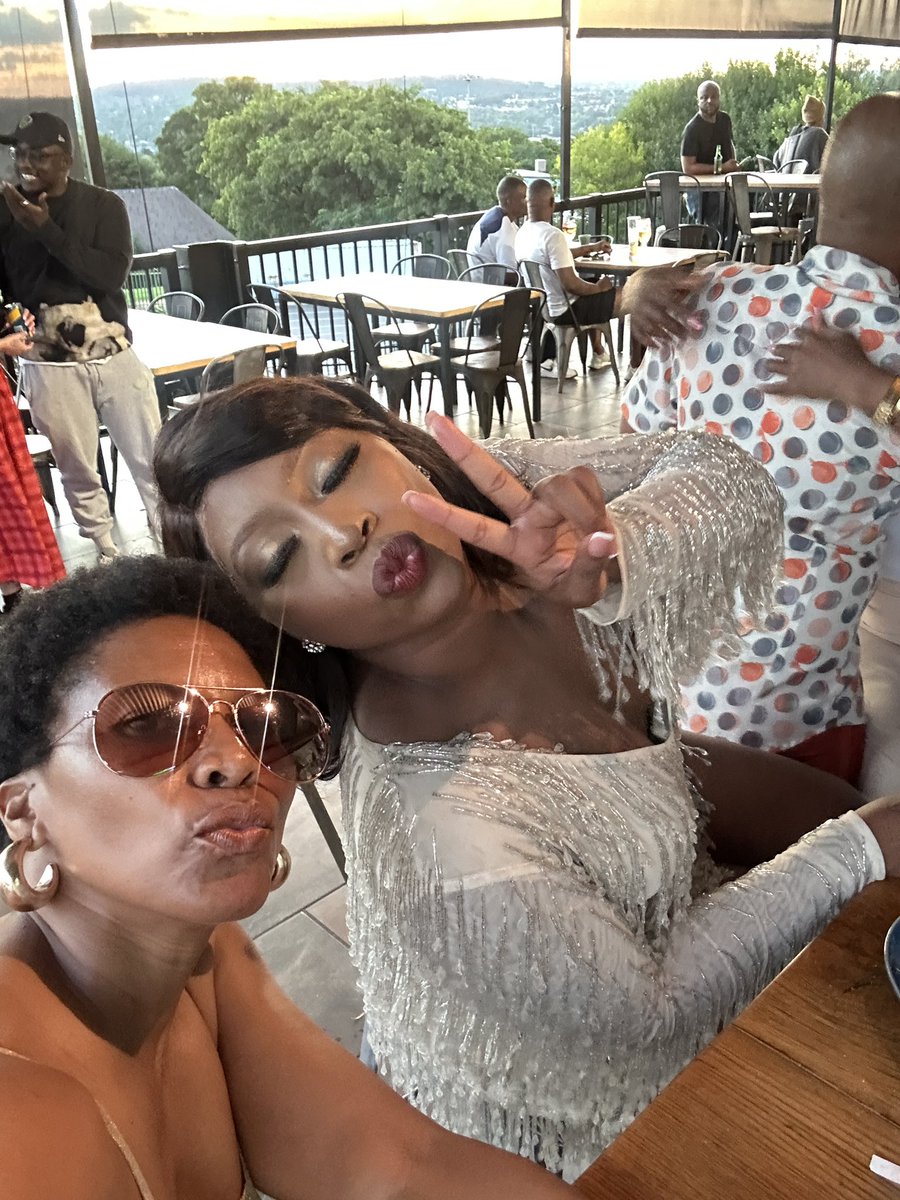PennyLebyane's tweet photo. The #PhlyOne and an #AbsoluteFav....  @Kamo_Moth https://t.co/WK3bBTp7TZ
