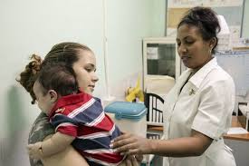 "(…) las campañas de los pueblos sólo son débiles, cuando en ellas no se alista  el corazón de la mujer, pero cuando la mujer se estremece y ayuda (...), cuando la mujer culta y virtuosa unge la obra con la miel de su cariño —la obra es invencible".
✍🏻 J. Martí 
#SantiagoDeCuba