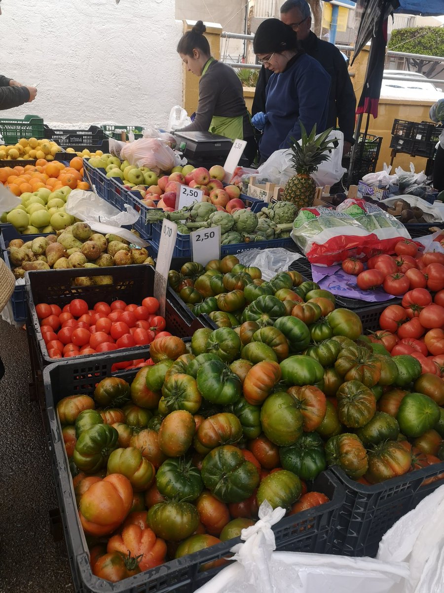 When abroad I absolutely LOVE going to local markets and seeing the amazing food stalls.....the size of the peppers and the range of tomatoes &amp; aubergines at yesterday and today's markets were amazing - so wish we had this at the markets near home 🍅🍓🍊🍏🫑 #VegRules