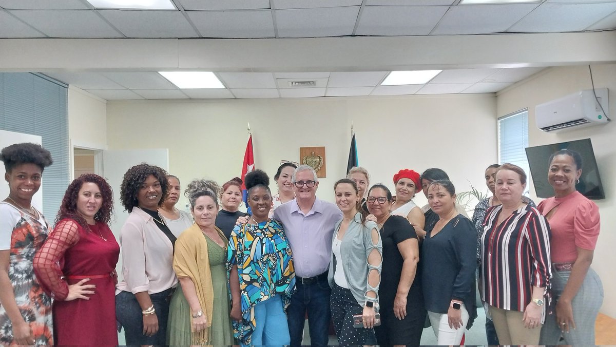 Embajada de Cuba en Las Bahamas tweet media