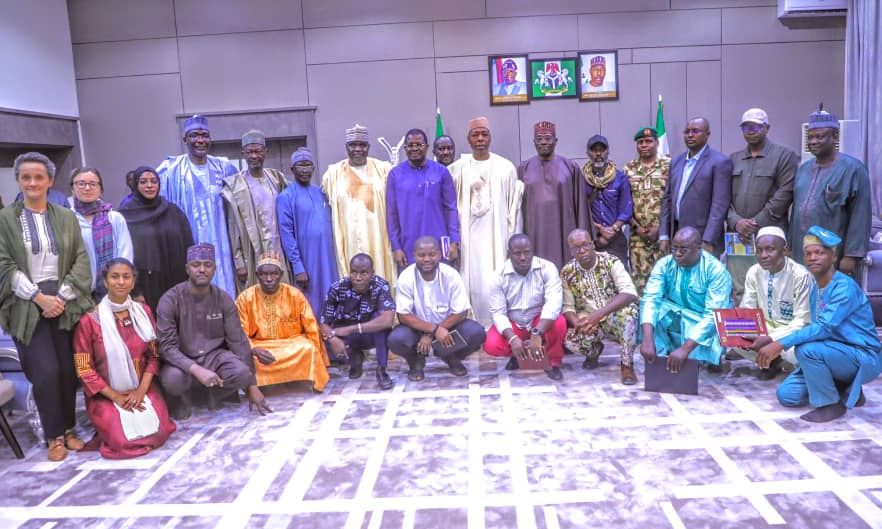 Governor Borno (@govborno) on Twitter photo Sahel Think-Tank on Security Meets <a href="/ProfZulum/">Prof. Babagana Umara Zulum</a> to Study Borno Model.. facebook.com/share/p/1F7vqM… Sahel Think-Tank on Security Meets <a href="/ProfZulum/">Prof. Babagana Umara Zulum</a> to Study Borno Model.. facebook.com/share/p/1F7vqM…