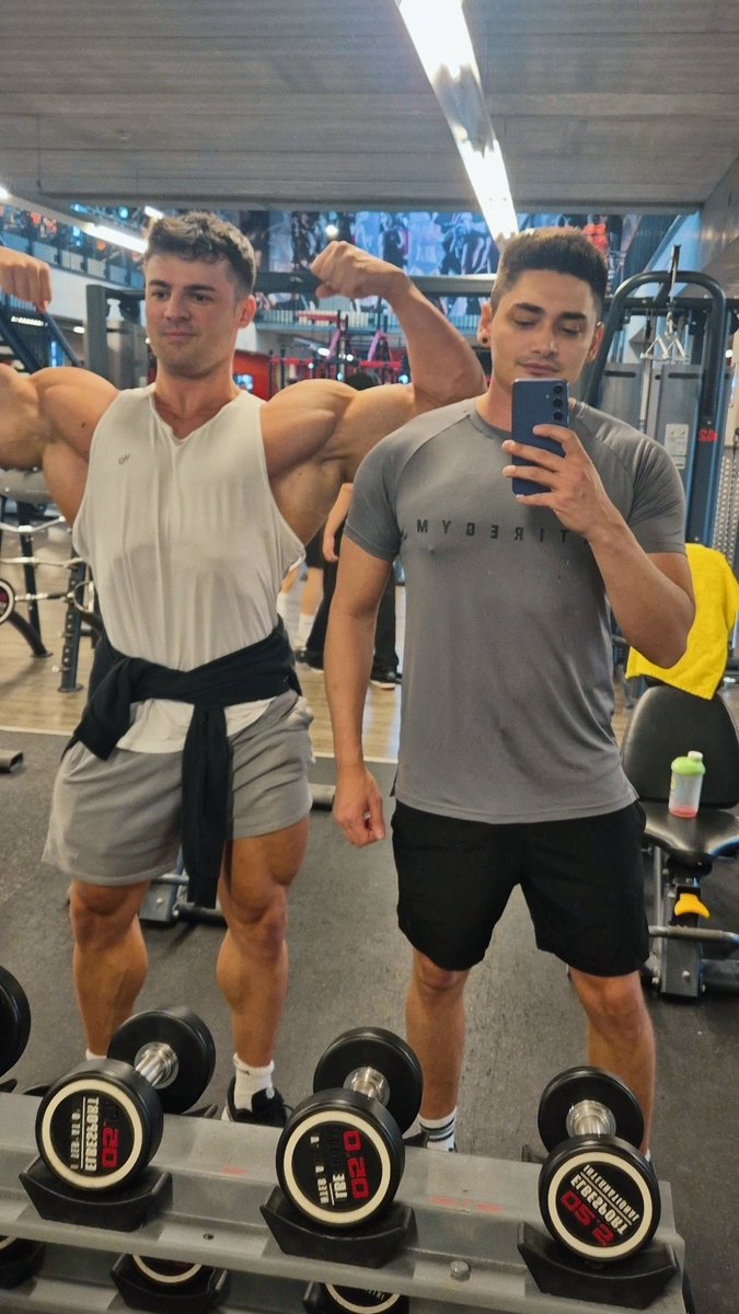 I'm only this small 'cause I skipped breakfast