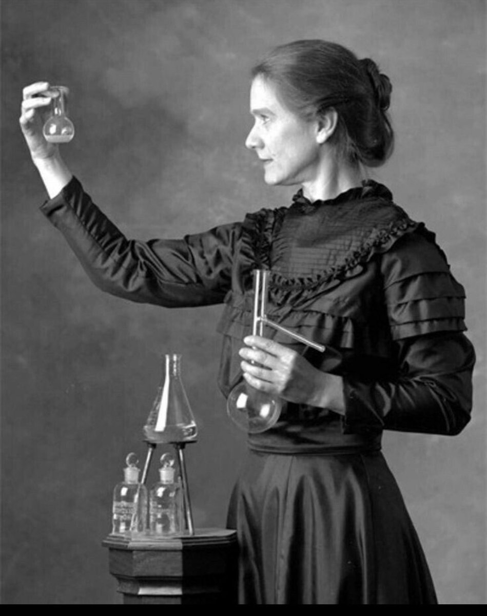 “Nunca he creído que por ser mujer deba merecer tratos especiales. De creerlo, estaría reconociendo que yo soy inferior a los hombres, y yo no soy inferior a ninguno de ellos.”
Marie Curie y el verdadero feminismo.
#8M