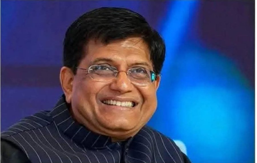 MrNooOne_'s tweet photo. No one in America is ready to meet Goyal, who was sent by the Center to stop tariffs! Leaders there shrugged.

Even after three days, #PiyushGoyal has not received an appointment with US Commerce Minister Lutwick. 

#USA #TrumpTariffs #ElonMusk #tariffs #TradeWars #ModiInUS https://t.co/id4xs6Skzm