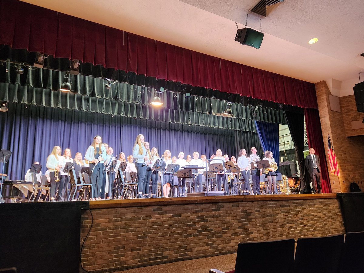 FLSchools's tweet photo. Congratulations to Mr. Knapke and the FLHS Band. A Superior I Rating at the District OMEA Competition that qualifies them for State! #WeAreFL https://t.co/5PIdAbmnFo