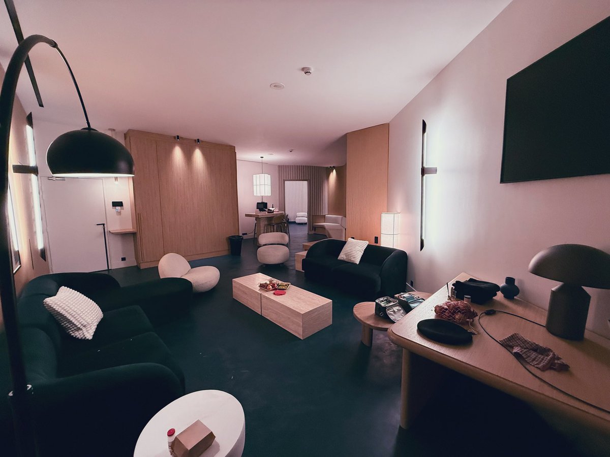 Ricky Gervais tweet media